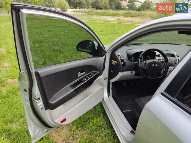 Серый Киа Сид, объемом двигателя 1.4 л и пробегом 152 тыс. км за 6900 $, фото 9 на Automoto.ua