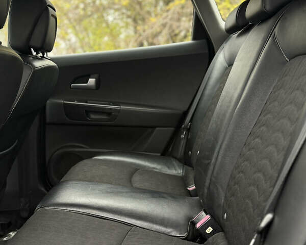 Сірий Кіа Сід, об'ємом двигуна 1.6 л та пробігом 360 тис. км за 5500 $, фото 7 на Automoto.ua