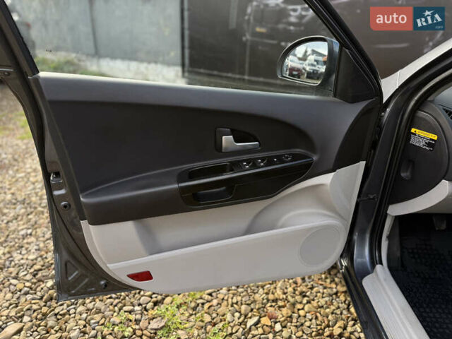 Сірий Кіа Сід, об'ємом двигуна 1.6 л та пробігом 231 тис. км за 5200 $, фото 14 на Automoto.ua