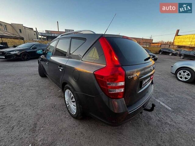 Сірий Кіа Сід, об'ємом двигуна 1.6 л та пробігом 264 тис. км за 5790 $, фото 2 на Automoto.ua