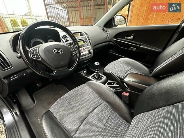 Серый Киа Сид, объемом двигателя 1.6 л и пробегом 178 тыс. км за 5399 $, фото 46 на Automoto.ua