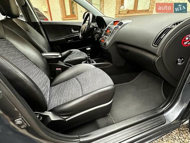 Серый Киа Сид, объемом двигателя 1.6 л и пробегом 178 тыс. км за 5399 $, фото 56 на Automoto.ua