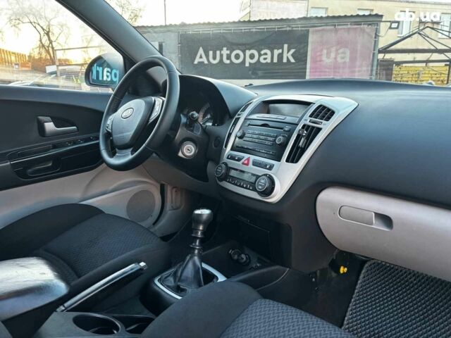 Сірий Кіа Сід, об'ємом двигуна 1.5 л та пробігом 264 тис. км за 5790 $, фото 17 на Automoto.ua
