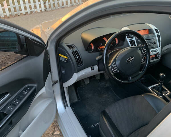 Сірий Кіа Сід, об'ємом двигуна 1.6 л та пробігом 195 тис. км за 6499 $, фото 15 на Automoto.ua