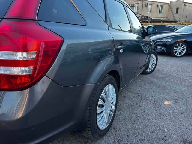 Серый Киа Сид, объемом двигателя 1.6 л и пробегом 264 тыс. км за 5790 $, фото 10 на Automoto.ua