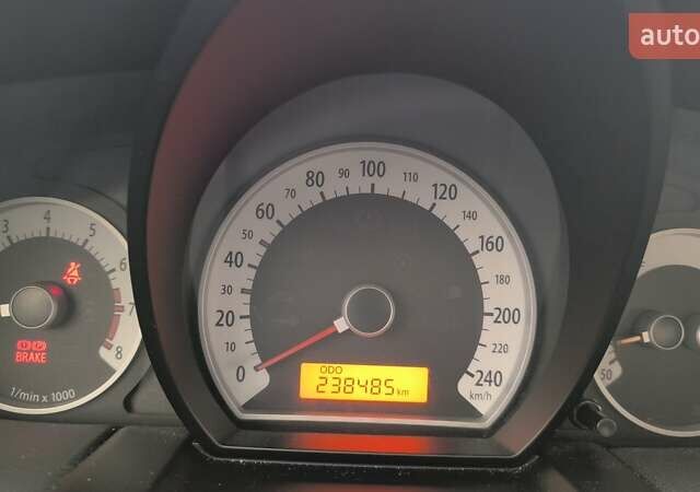 Серый Киа Сид, объемом двигателя 2 л и пробегом 238 тыс. км за 5800 $, фото 8 на Automoto.ua