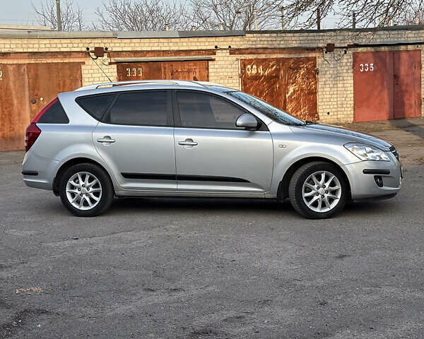 Сірий Кіа Сід, об'ємом двигуна 1.6 л та пробігом 195 тис. км за 6499 $, фото 5 на Automoto.ua