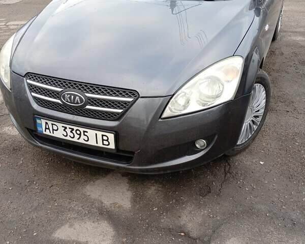 Серый Киа Сид, объемом двигателя 1.6 л и пробегом 270 тыс. км за 5000 $, фото 7 на Automoto.ua