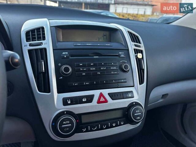 Сірий Кіа Сід, об'ємом двигуна 1.6 л та пробігом 264 тис. км за 5790 $, фото 22 на Automoto.ua