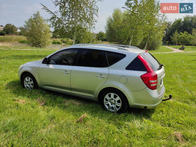 Серый Киа Сид, объемом двигателя 1.4 л и пробегом 152 тыс. км за 6900 $, фото 2 на Automoto.ua