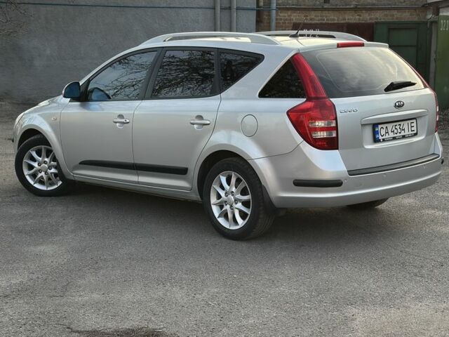 Серый Киа Сид, объемом двигателя 1.6 л и пробегом 208 тыс. км за 6400 $, фото 3 на Automoto.ua