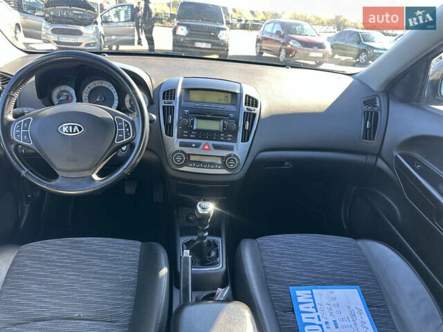 Сірий Кіа Сід, об'ємом двигуна 1.6 л та пробігом 190 тис. км за 6300 $, фото 4 на Automoto.ua