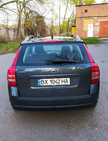 Серый Киа Сид, объемом двигателя 1.59 л и пробегом 247 тыс. км за 5300 $, фото 3 на Automoto.ua