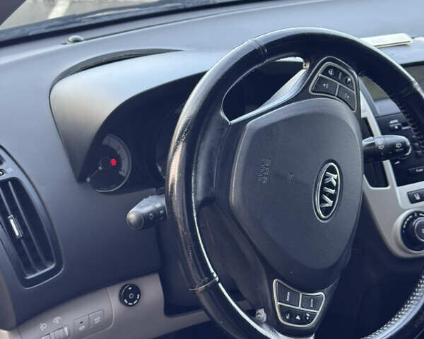 Серый Киа Сид, объемом двигателя 1.59 л и пробегом 320 тыс. км за 5400 $, фото 25 на Automoto.ua