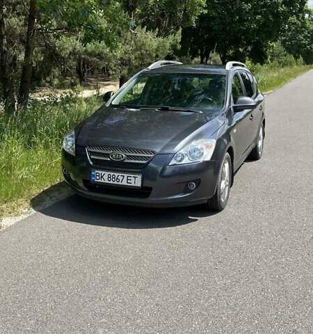 Серый Киа Сид, объемом двигателя 1.6 л и пробегом 346 тыс. км за 5100 $, фото 5 на Automoto.ua