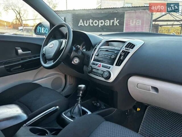 Сірий Кіа Сід, об'ємом двигуна 1.6 л та пробігом 264 тис. км за 5790 $, фото 16 на Automoto.ua