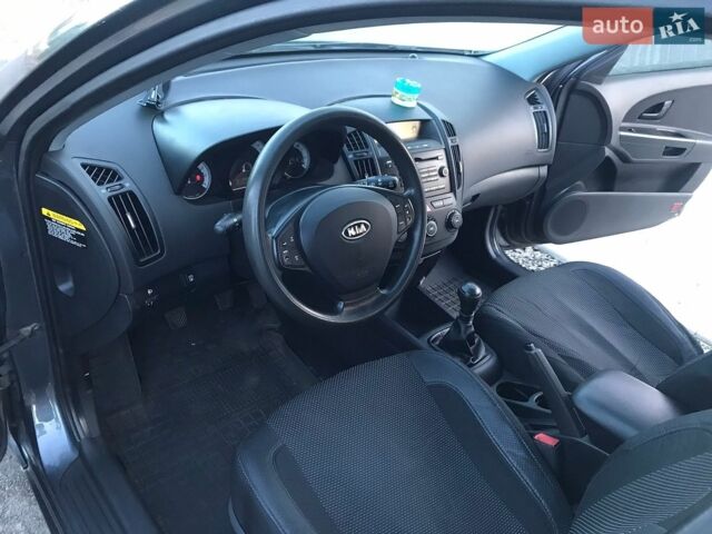 Сірий Кіа Сід, об'ємом двигуна 1.6 л та пробігом 224 тис. км за 4300 $, фото 35 на Automoto.ua