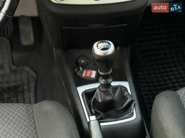 Сірий Кіа Сід, об'ємом двигуна 1.6 л та пробігом 231 тис. км за 5200 $, фото 20 на Automoto.ua