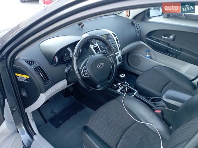 Сірий Кіа Сід, об'ємом двигуна 1.58 л та пробігом 237 тис. км за 4650 $, фото 10 на Automoto.ua