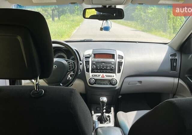 Серый Киа Сид, объемом двигателя 1.6 л и пробегом 346 тыс. км за 5100 $, фото 16 на Automoto.ua