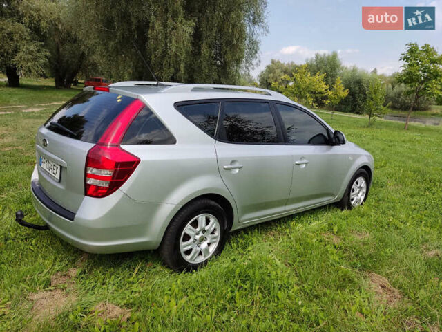Серый Киа Сид, объемом двигателя 1.4 л и пробегом 152 тыс. км за 6900 $, фото 4 на Automoto.ua