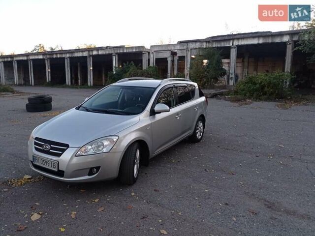 Серый Киа Сид, объемом двигателя 1.6 л и пробегом 350 тыс. км за 5000 $, фото 4 на Automoto.ua