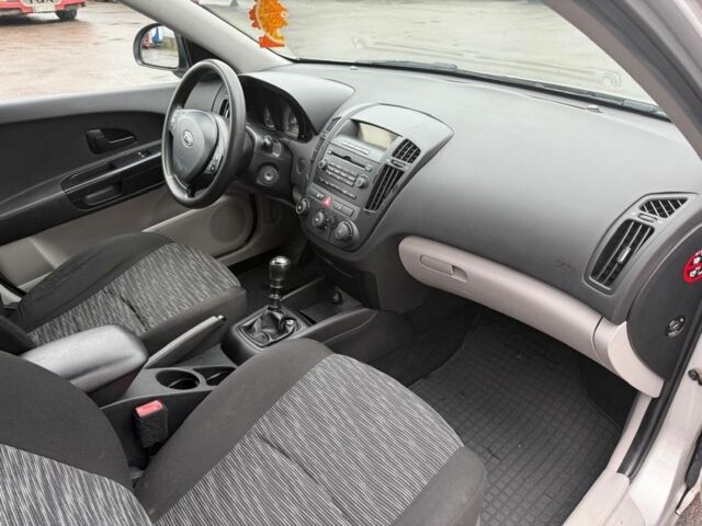 Сірий Кіа Сід, об'ємом двигуна 1.6 л та пробігом 333 тис. км за 2799 $, фото 11 на Automoto.ua