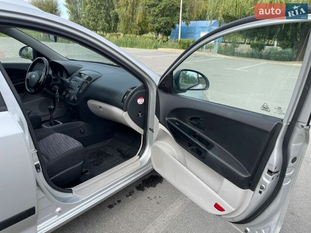 Сірий Кіа Сід, об'ємом двигуна 1.4 л та пробігом 239 тис. км за 4499 $, фото 23 на Automoto.ua