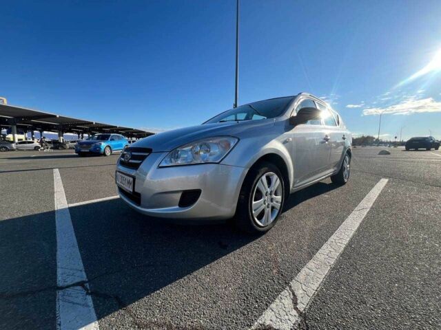 Киа Сид 2008 в Киеве на Automoto.ua Серый Киа Сид, объемом двигателя 1.6 л и пробегом 275 тыс. км за 5400 $, фото 7 на Automoto.ua