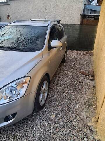 Киа Сид 2008 в Ужгороде на Automoto.ua Серый Киа Сид, объемом двигателя 1.6 л и пробегом 256 тыс. км за 4999 $, фото 2 на Automoto.ua