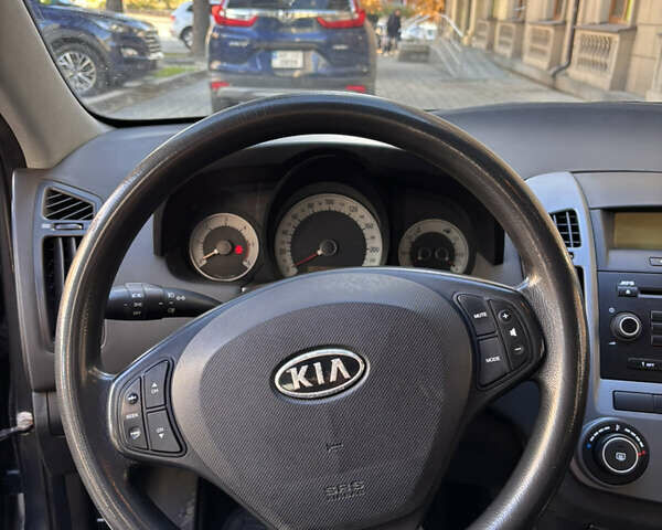 Сірий Кіа Сід, об'ємом двигуна 1.6 л та пробігом 275 тис. км за 5200 $, фото 15 на Automoto.ua