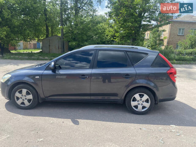 Серый Киа Сид, объемом двигателя 1.6 л и пробегом 246 тыс. км за 5500 $, фото 2 на Automoto.ua