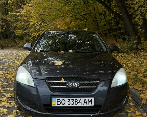 Серый Киа Сид, объемом двигателя 1.4 л и пробегом 800 тыс. км за 5499 $, фото 1 на Automoto.ua