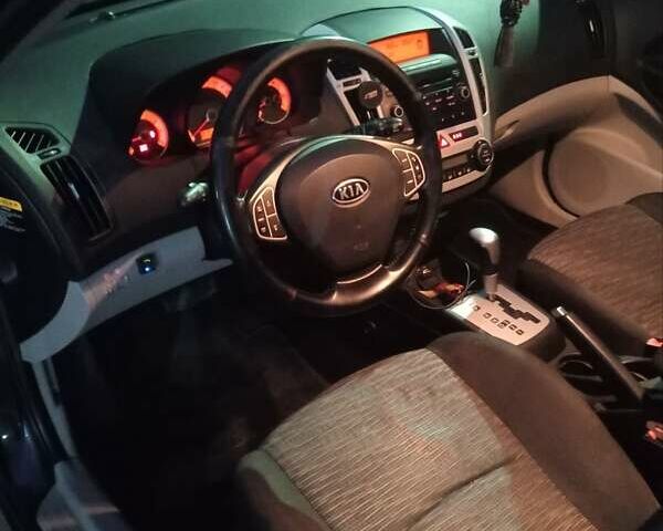 Серый Киа Сид, объемом двигателя 1.6 л и пробегом 160 тыс. км за 7400 $, фото 5 на Automoto.ua