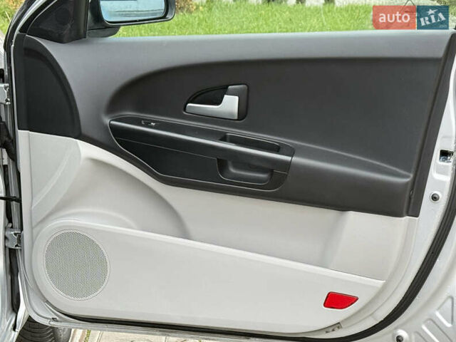 Серый Киа Сид, объемом двигателя 1.59 л и пробегом 223 тыс. км за 6000 $, фото 27 на Automoto.ua