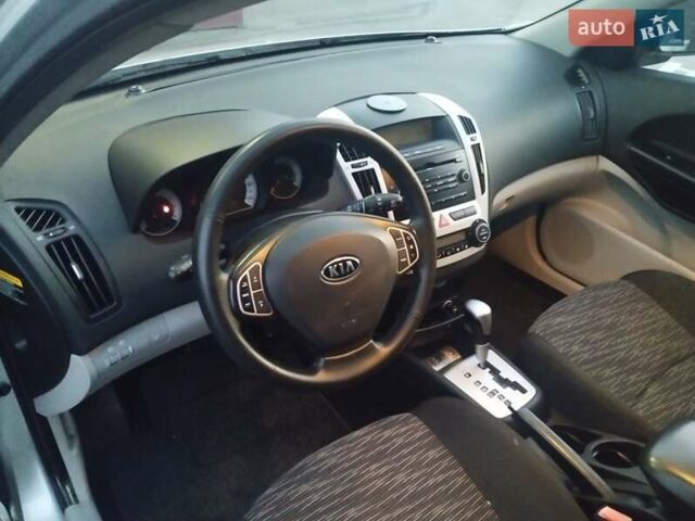 Серый Киа Сид, объемом двигателя 1.6 л и пробегом 197 тыс. км за 7250 $, фото 6 на Automoto.ua