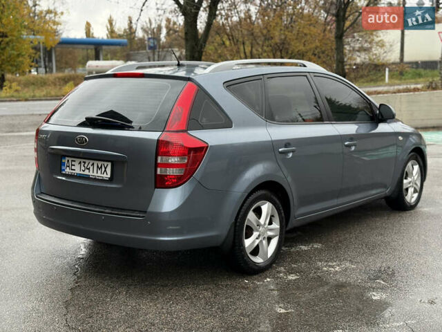 Киа Сид 2008 в Днепре (Днепропетровске) на Automoto.ua Серый Киа Сид, объемом двигателя 2 л и пробегом 92 тыс. км за 6399 $, фото 3 на Automoto.ua
