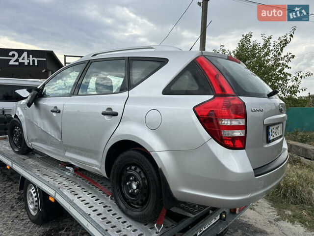 Серый Киа Сид, объемом двигателя 1.59 л и пробегом 281 тыс. км за 1650 $, фото 2 на Automoto.ua