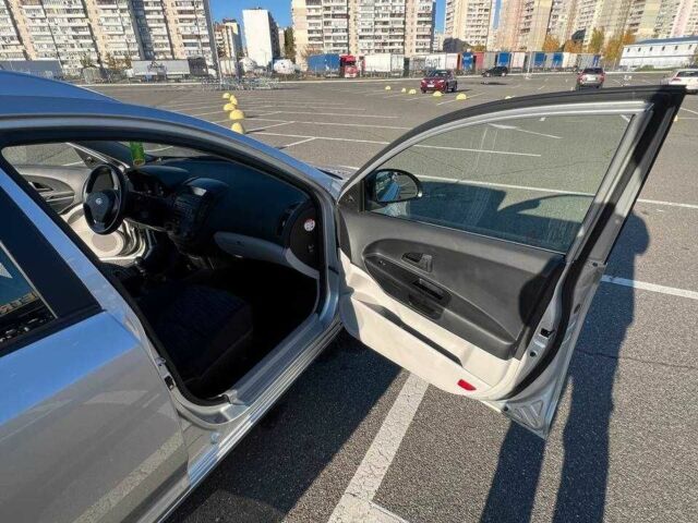 Киа Сид 2008 в Киеве на Automoto.ua Серый Киа Сид, объемом двигателя 1.6 л и пробегом 275 тыс. км за 5400 $, фото 14 на Automoto.ua