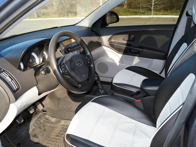 Сірий Кіа Сід, об'ємом двигуна 1.6 л та пробігом 231 тис. км за 5500 $, фото 9 на Automoto.ua