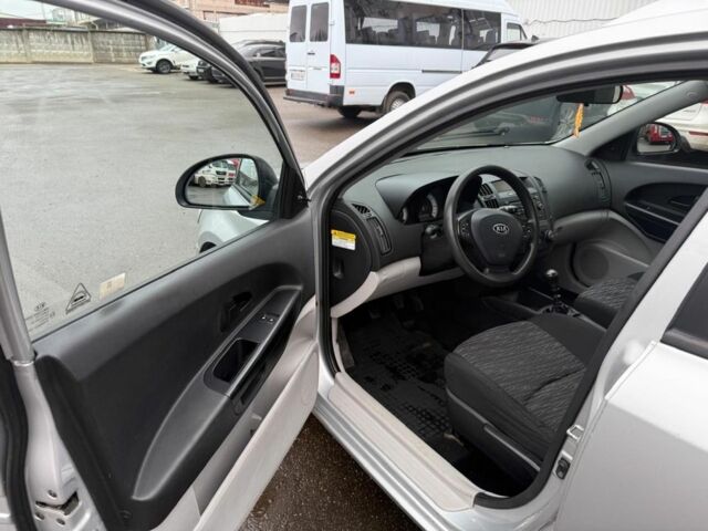 Сірий Кіа Сід, об'ємом двигуна 1.6 л та пробігом 333 тис. км за 2700 $, фото 10 на Automoto.ua
