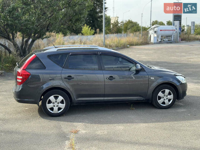 Серый Киа Сид, объемом двигателя 1.6 л и пробегом 289 тыс. км за 5400 $, фото 5 на Automoto.ua