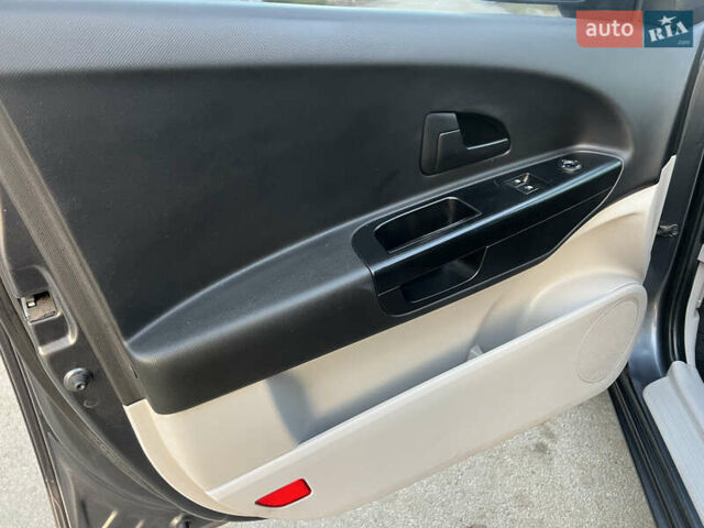 Серый Киа Сид, объемом двигателя 1.59 л и пробегом 249 тыс. км за 6250 $, фото 30 на Automoto.ua