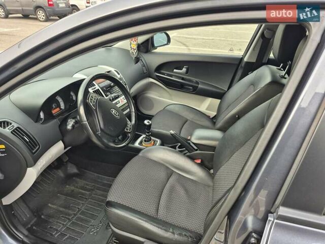 Серый Киа Сид, объемом двигателя 1.4 л и пробегом 156 тыс. км за 6450 $, фото 14 на Automoto.ua