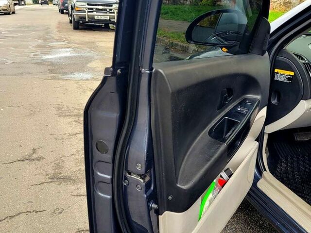 Киа Сид 2008 в Киеве на Automoto.ua Серый Киа Сид, объемом двигателя 1.6 л и пробегом 378 тыс. км за 5500 $, фото 7 на Automoto.ua