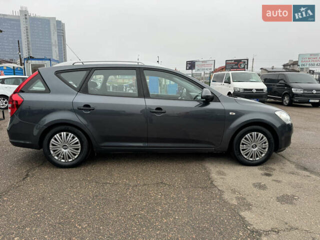 Серый Киа Сид, объемом двигателя 1.6 л и пробегом 216 тыс. км за 7300 $, фото 6 на Automoto.ua