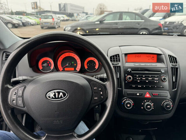 Серый Киа Сид, объемом двигателя 1.6 л и пробегом 216 тыс. км за 7300 $, фото 63 на Automoto.ua