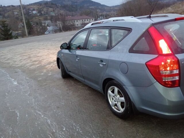 Серый Киа Сид, объемом двигателя 1.6 л и пробегом 230 тыс. км за 5600 $, фото 2 на Automoto.ua