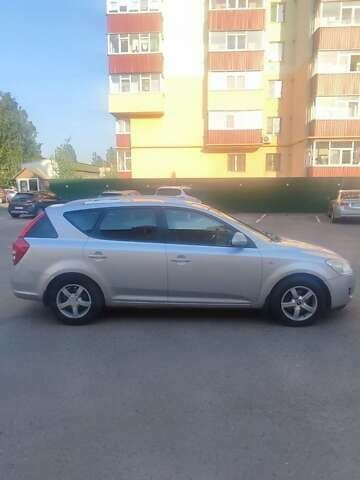 Серый Киа Сид, объемом двигателя 1.6 л и пробегом 237 тыс. км за 6000 $, фото 5 на Automoto.ua
