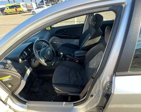 Серый Киа Сид, объемом двигателя 1.59 л и пробегом 275 тыс. км за 5200 $, фото 10 на Automoto.ua